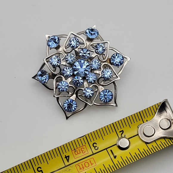 Cute Vintage Mid Century Silver Tone with Icy Blue Rhinestone Brooch - Picture 12 of 12